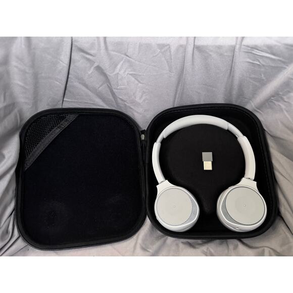 CISCO Headset 730, Wireless Dual On- Ear Bluetooth Headset with Case, USB-A HD - Picture 8 of 9